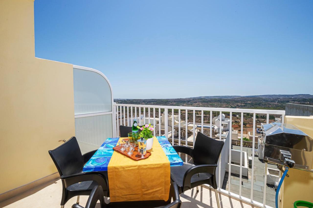 Summer Breeze Apartment With Panoramic Terrace - By Getawaysmalta Mellieha Bagian luar foto