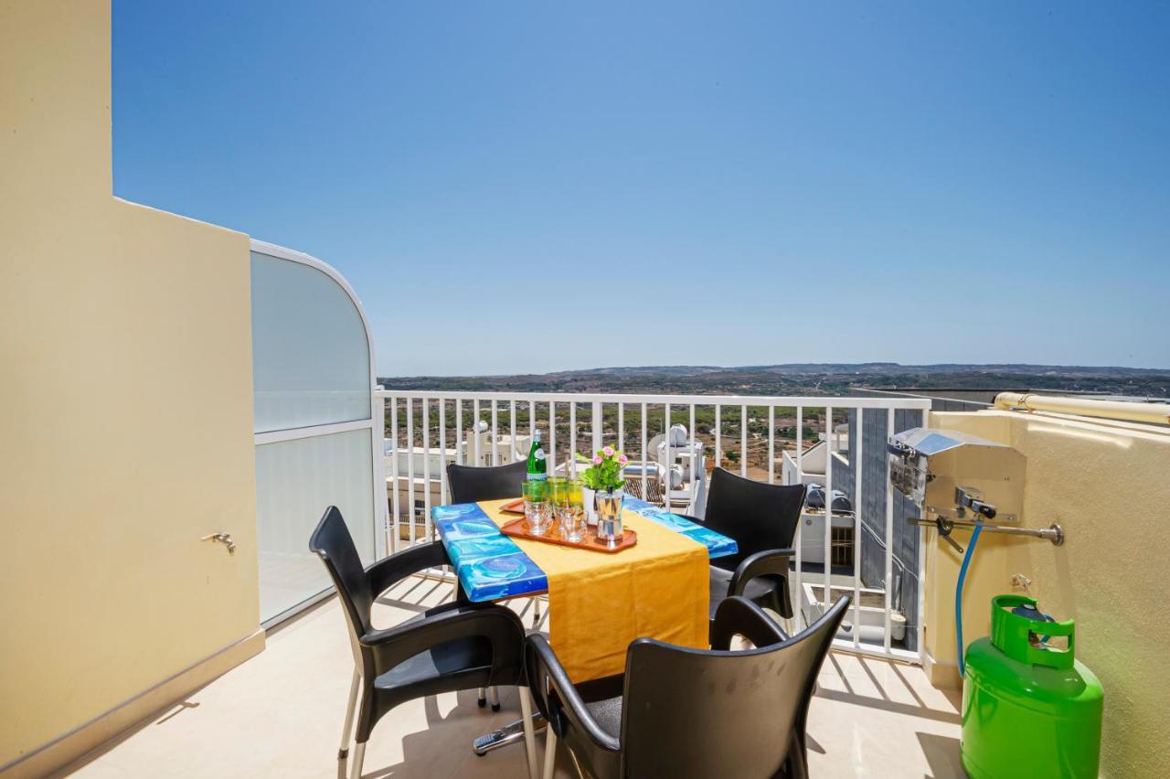 Summer Breeze Apartment With Panoramic Terrace - By Getawaysmalta Mellieha Bagian luar foto