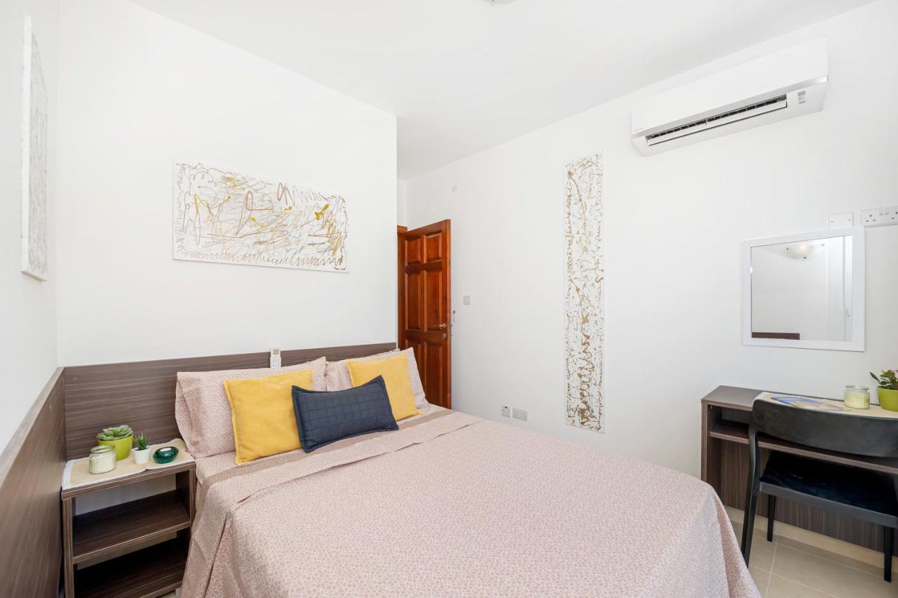 Summer Breeze Apartment With Panoramic Terrace - By Getawaysmalta Mellieha Bagian luar foto