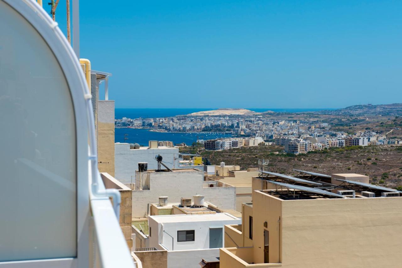 Summer Breeze Apartment With Panoramic Terrace - By Getawaysmalta Mellieha Bagian luar foto